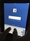 tec--facebook-creeping_ads_19169.jpg