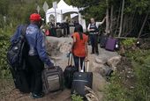 crossing_to_canada_37534.jpg