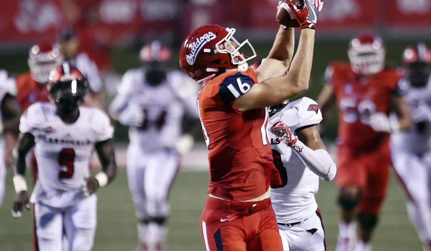 Fresno State's Jared Rice catches a pass from Chason Virgil for a touchdown against Incarnate Word during an NCAA college football game Saturday, Sept. 2, 2017, in Fresno, Calif. (Eric Paul Zamora/The Fresno Bee via AP)