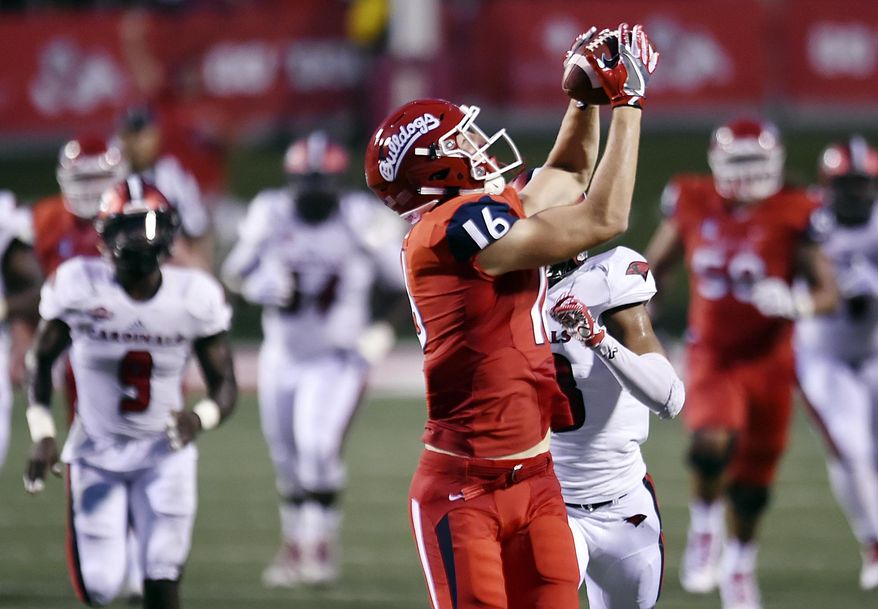 Fresno State's Jared Rice catches a pass from Chason Virgil for a touchdown against Incarnate Word during an NCAA college football game Saturday, Sept. 2, 2017, in Fresno, Calif. (Eric Paul Zamora/The Fresno Bee via AP)