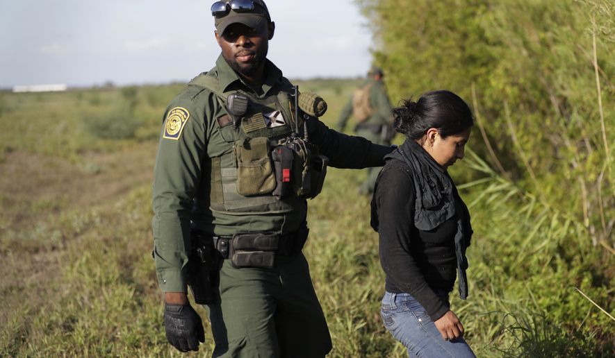 U.S. Border Patrol agents are reporting a new surge in illegal border crossings in Texas. (Associated Press/File)