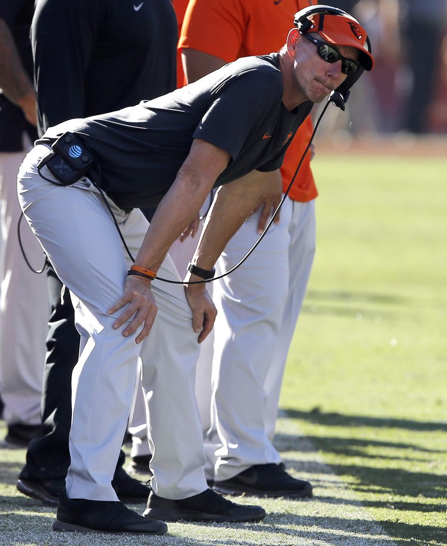 Oregon State head coach Gary Andersen talks on the sidelines during the second half of an NCAA college football game against Southern California in Los Angeles, Saturday, Oct. 7, 2017. (AP Photo/Alex Gallardo)