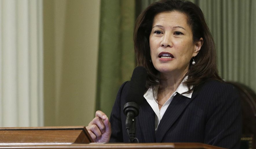 FILE - In this March 23, 2015, file photo, California Supreme Court Chief Justice Tani Cantil-Sakauye delivers her State of the Judiciary address before a joint session of the Legislature at the Capitol in Sacramento, Calif. California's top judge wants to do away with the state's cash bail system, which critics say keeps poor people behind bars while wealthier suspects can pay for their freedom. Cantil-Sakauye said Tuesday, Oct. 24, 2017, that the state should instead rely on risk assessments to determine whether defendants should be released. (AP Photo/Rich Pedroncelli, File)