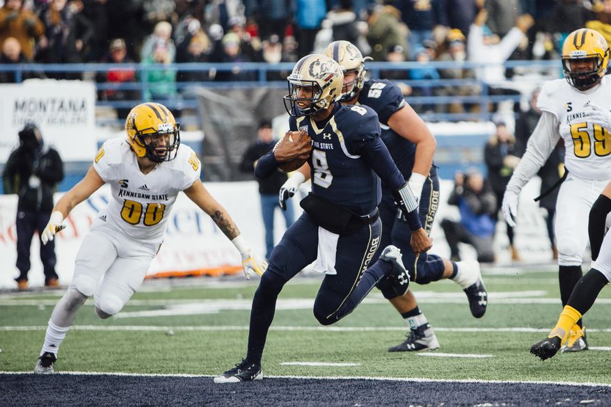 Montana State quarterback Chris Murray runs the ball in for a touchdown against Kennesaw State during the first half of an NCAA college football game at Bobcat Stadium in Bozeman, Mont., Saturday, Nov. 4, 2017. (Adrian Sanchez-Gonzalez/Montana State University via AP)