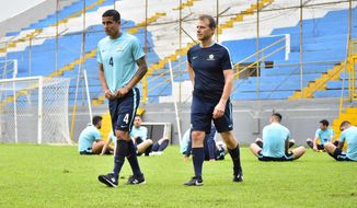 Australia captain Tim Cahill, left, warms during a training session at the Francisco Morazan Stadium in San Pedro Sula, Honduras, Tuesday, Nov. 7, 2017. Australia and Honduras will face for the first leg of the World Cup playoff on Friday. (AP Photo)