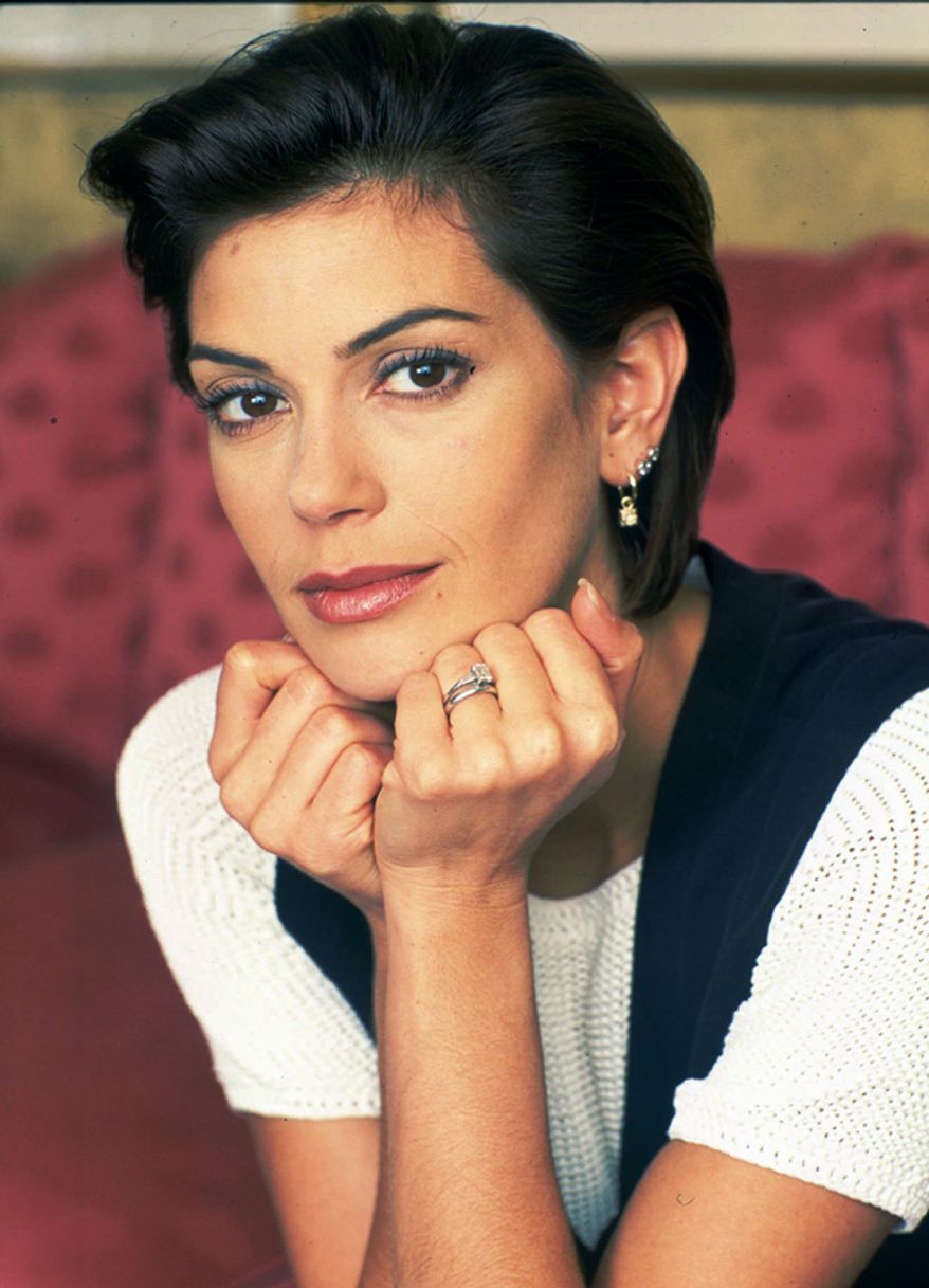 Teri Hatcher was cheering for Joe Montana and the San francisco 49ers in 1984….