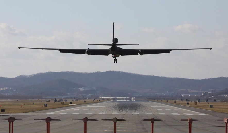 A U.S. Air Force U-2s spy plane prepares to land at the Osan U.S. Air Base in Pyeongtaek, South Korea, Monday, Dec. 4, 2017. Hundreds of aircrafts including two dozen stealth jets began training Monday as the United States and South Korea launched their biggest-ever combined air force exercise. (AP Photo/Ahnn Young-joon)