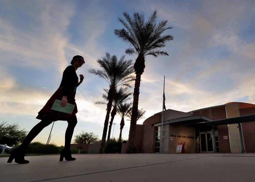 Voters in Arizona will be casting ballots in a marquee U.S. Senate race and several crucial House contests next year, but the state's numbers show that neither party is doing particularly well in winning them over. (Associated Press/File)
