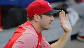 Cincinnati Reds&#39; Matt Harvey gestures to fans after a video tribute to him before a baseball game against the New York Mets Monday, Aug. 6, 2018, in New York. (AP Photo/Frank Franklin II)