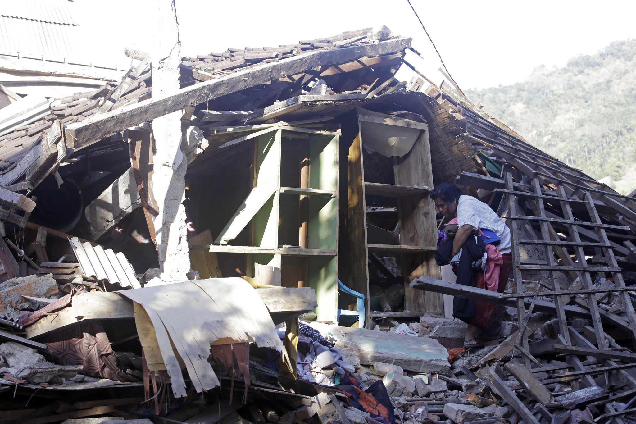 After Indonesia quake, a new worry: deadly aftershocks - Washington Times