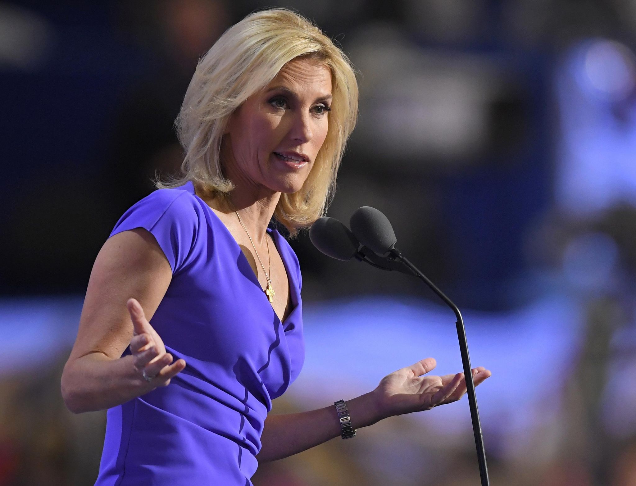 Laura Ingraham compares Confederate statue protesters to ISIS