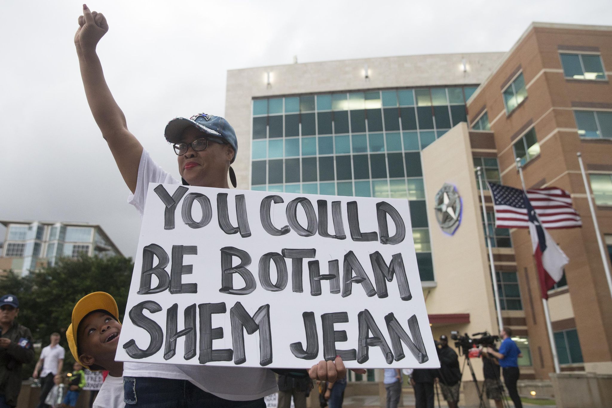 Amber Guyger who killed Botham Jean in apartment should be charged: Lawyer says - Washington Times
