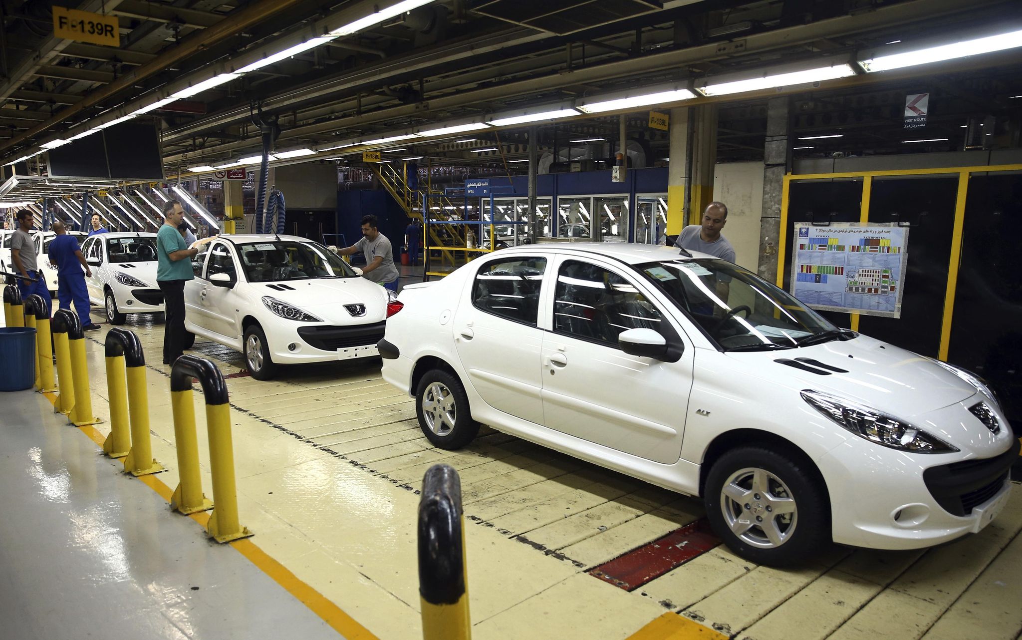 Iran's domestic car market stalls as nuclear deal falters - Washington Times