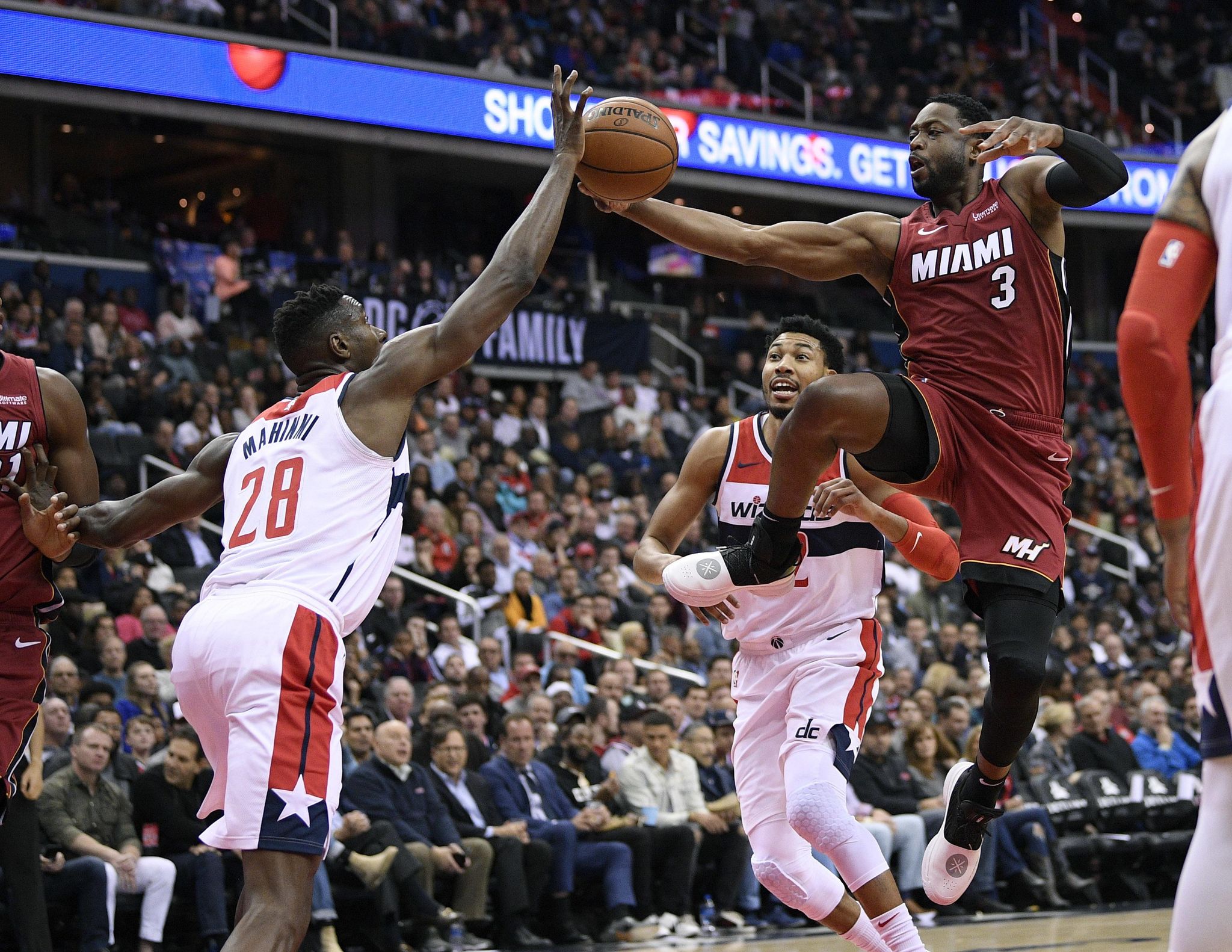 Olynyk's putback off Wade's miss lifts Heat past Wiz 113-112 - Washington Times