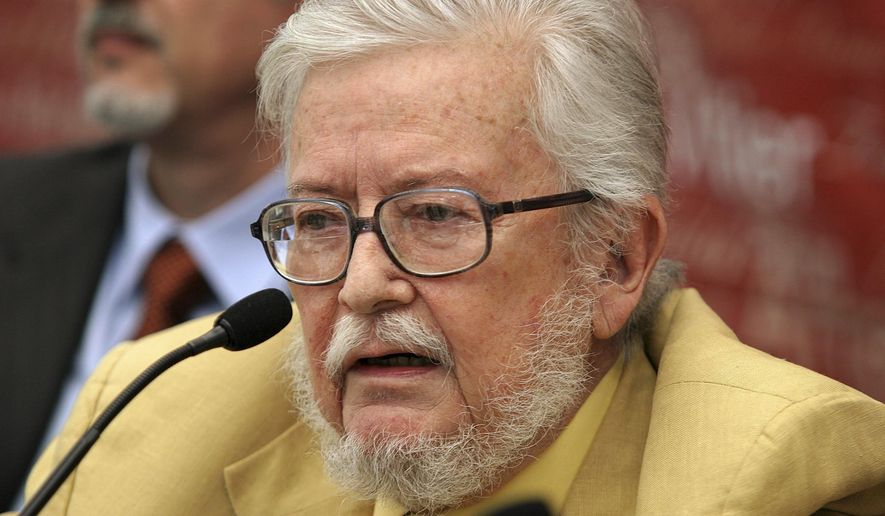 FILE - In this Sept. 3, 2007 file photo, Mexican writer Fernando del Paso speaks during a news conference, in Guadalajara, Mexico. The Mexican novelist, essayist and poet died Wednesday, Nov. 14, 2018, at the age of 83. (AP Photo/Javier Hoyos, File)