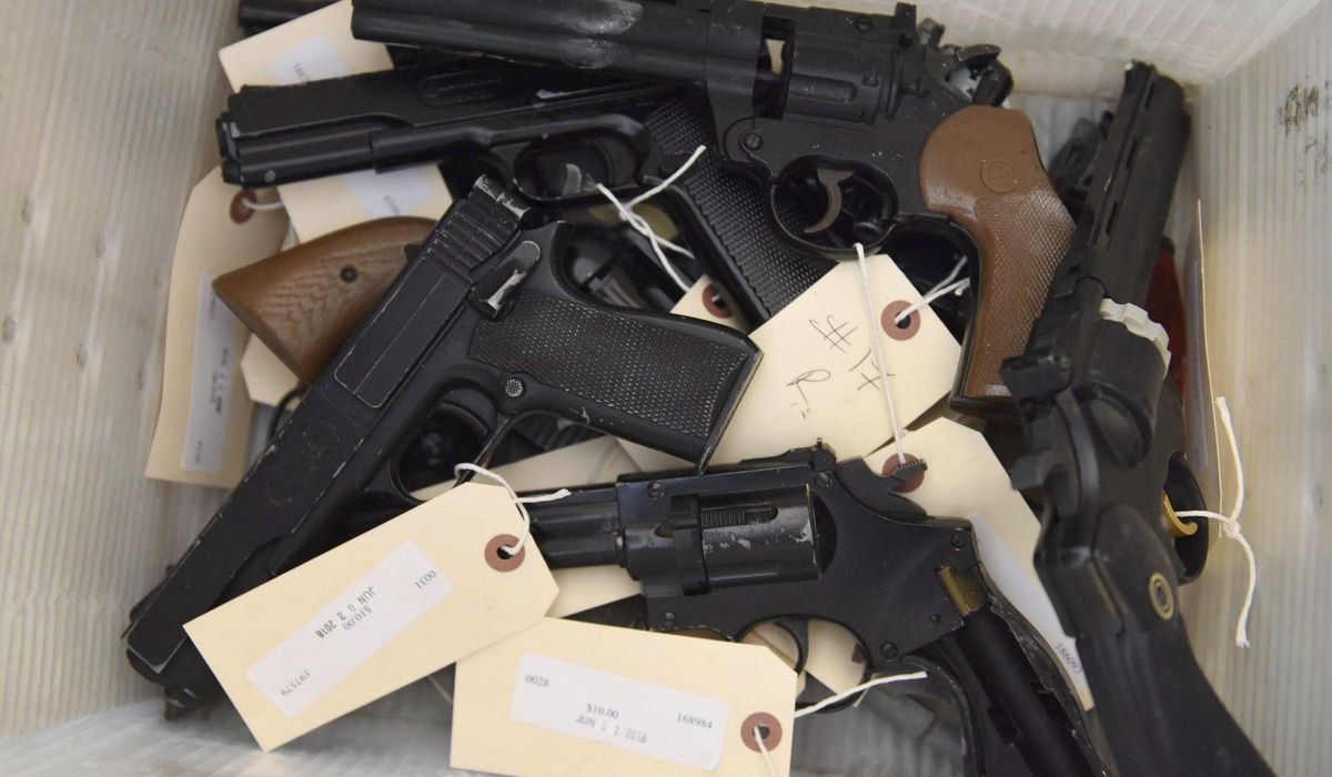 NextImg:Richmond International Airport security stop woman with gun in her carryon at checkpoint