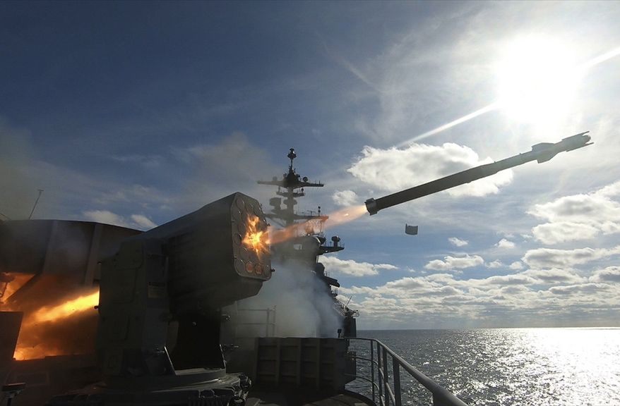 ROLLING AIRFRAME MISSLE - The Nimitz-class aircraft carrier USS Abraham Lincoln (CVN 72) launches a Rolling Airframe Missile (RAM) during combat system ship qualification trials. (U.S. Navy photo/Released)181206-N-N0839-1001