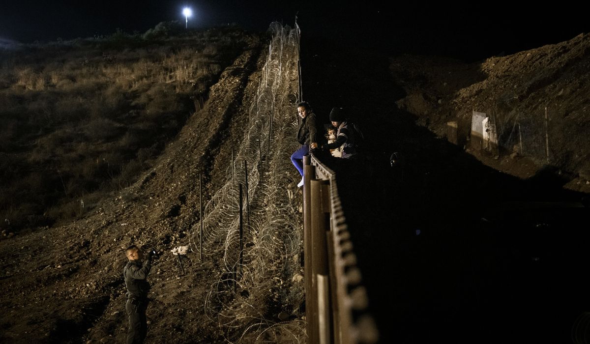 NextImg:2 Guatemalan migrants shot dead in Mexico near U.S. border; Mexican soldiers believed to be involved