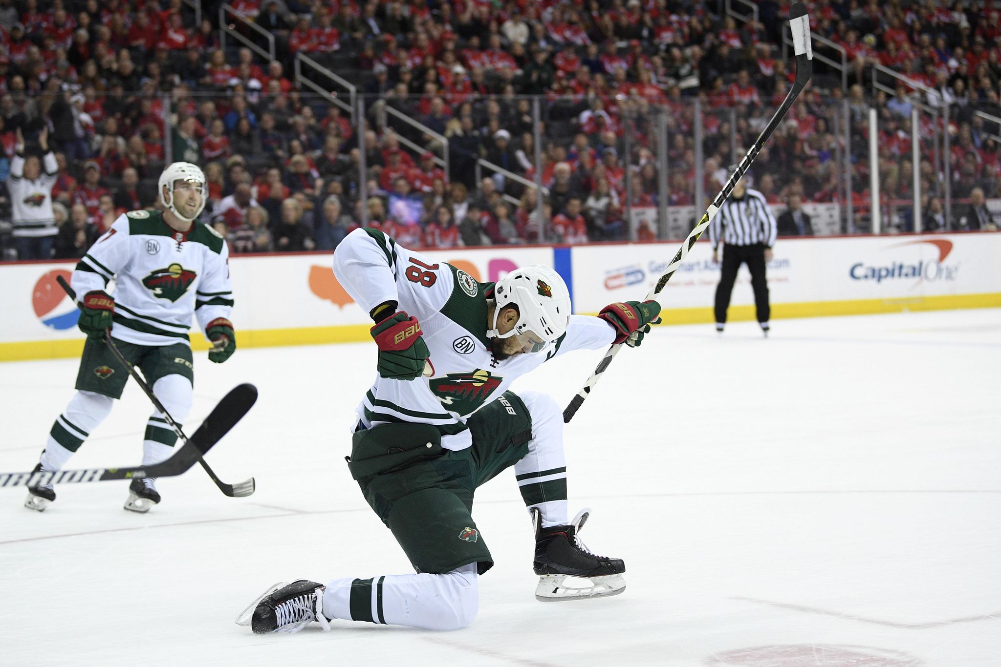 Wild edge Capitals 2-1 to move into playoff position