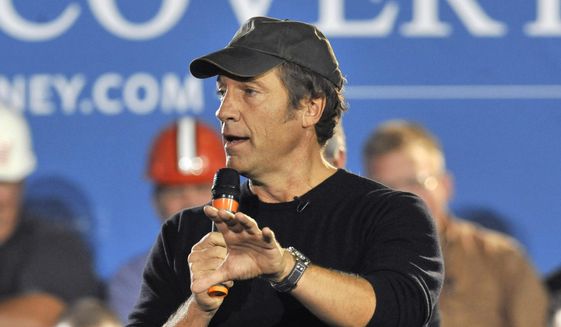 TV personality and podcaster Mike Rowe speaks in Bedford Heights, Ohio, Sept. 26, 2012. (AP Photo/David Richard) ** FILE **