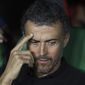 FILE - In this Monday, Oct. 15, 2018 file photo, Spain&#x27;s coach Luis Enrique gestures, prior to the Nations League soccer match between Spain and England at Benito Villamarin stadium, in Seville, Spain. The Spanish soccer federation says it has not considered replacing Enrique as the national team’s coach despite his long absence because of personal reasons. Enrique missed the first round of qualifiers for the European Championship earlier this year, and will also miss the next one in June because of the undisclosed personal problem. (AP Photo/Miguel Morenatti, File)
