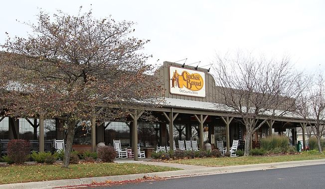 A Cracker Barrel restaurant in Minnesota (Wikipedia)