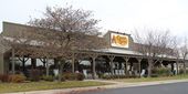 1024px-CrackerBarrelBurnsvilleMN-1.jpg