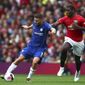 Manchester United&#x27;s Paul Pogba, right, challenges Chelsea&#x27;s Mateo Kovacic during the English Premier League soccer match between Manchester United and Chelsea at Old Trafford in Manchester, England, Sunday, Aug. 11, 2019. (AP Photo/Dave Thompson)