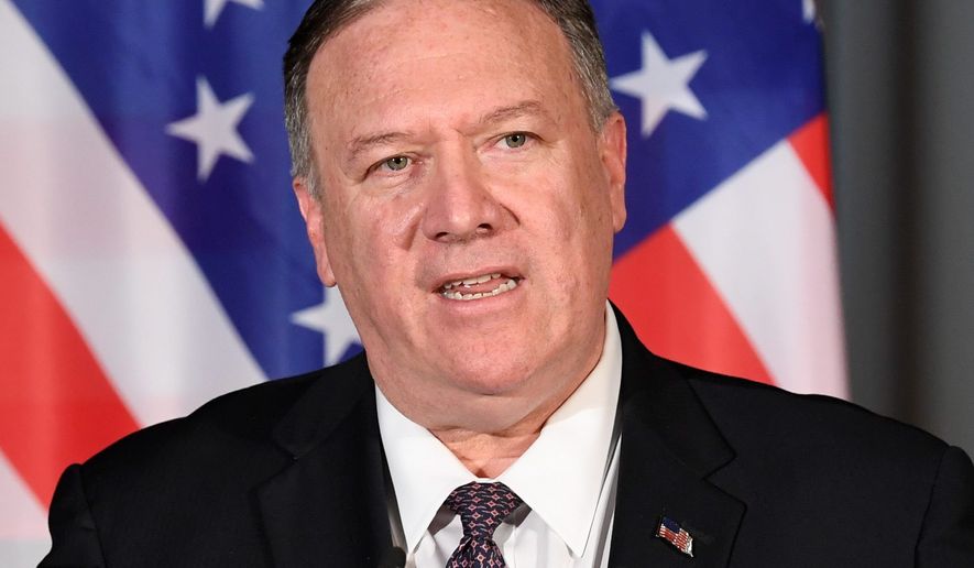 "Çin’in Sincan’daki baskıcı kampanyası terörizmle ilgili değil"  Dışişleri Bakanı Mike Pompeo söyledi.  "Çin'in kendi vatandaşlarını silme girişimi" ile ilgili olarak.  Müslüman inancı ve kültürü & quot;  (İLİŞKİLİ BASIN)