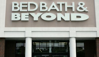 A shopper leaves the Bed Bath &amp; Beyond store in Ellisville, Mo. Wednesday, June 22, 2005.  Bed Bath and Beyond is expected to report earning Wednesday June 22, 2005, after markets close. (AP Photo/James A. Finley)