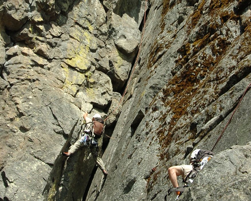 Green Berets of 1st Special Forces Group (Airborne) climb Castle Rock near Leavenworth, Wash. The Soldiers conducted military mountaineering training to maintain the skills that allow them to reach their objectives in mountainous terrain anywhere in the world. (U.S. Army photo by Staff Sgt. Andrew Kosterman)