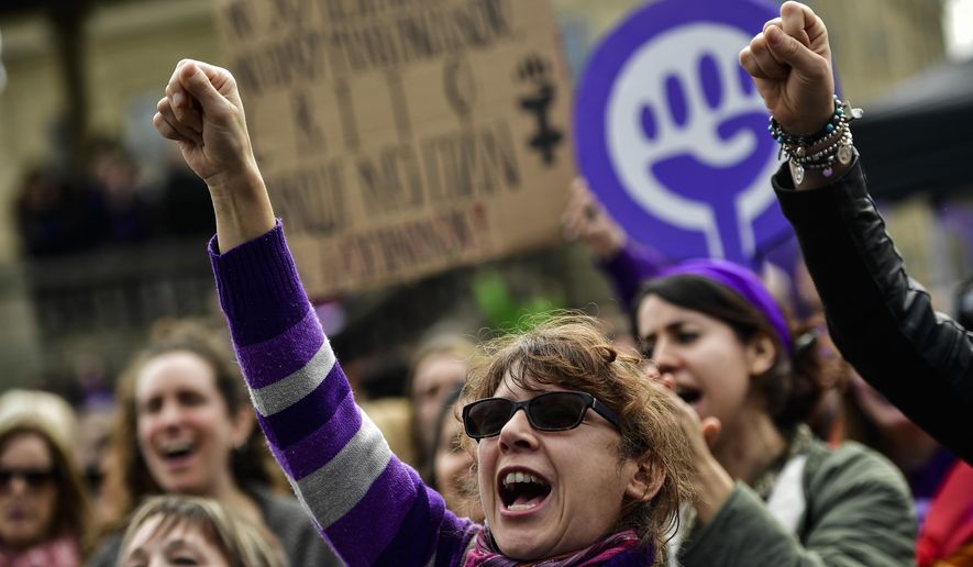 Women protesting in 2020. (Alvaro Barrientos)