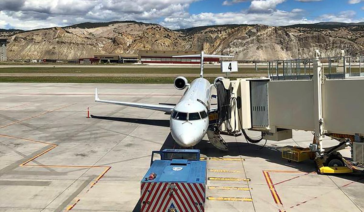 NextImg:Flight from Jacksonville to Reagan National diverted after Washington passenger charges cockpit
