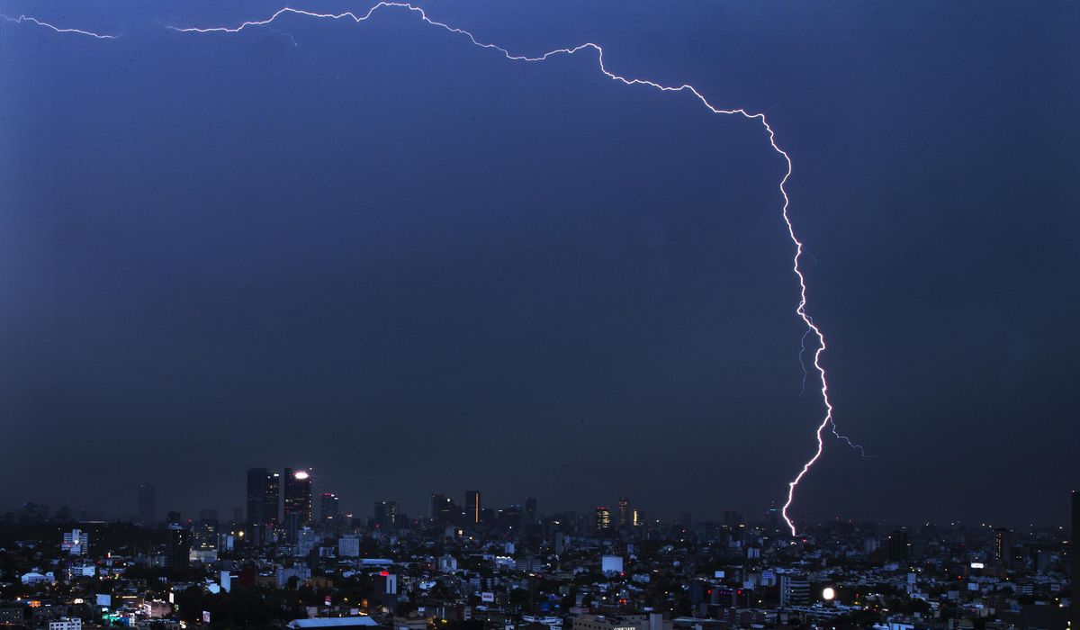 NextImg:Lightning strikes five students in western Japan and leaves one unconscious, reports say