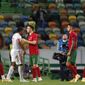Portugal&#39;s Diogo Jota, center, shakes hands with Spain&#39;s Adama Traore after the international friendly soccer match between Portugal and Spain at the Jose Alvalade stadium in Lisbon, Wednesday, Oct. 7, 2020. (AP Photo/Armando Franca)