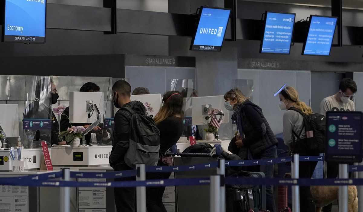 Fast-food workers at San Francisco Airport strike, advise travelers to bring their own food