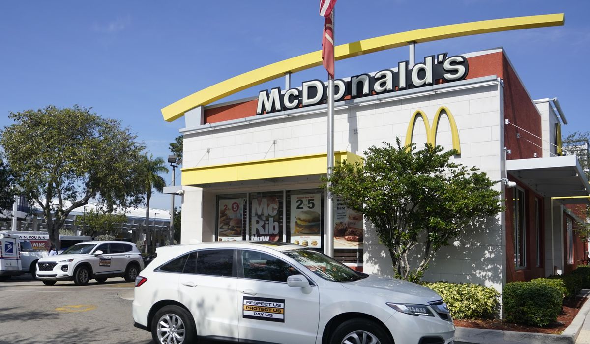 NextImg:Florida minimum wage rises to $12