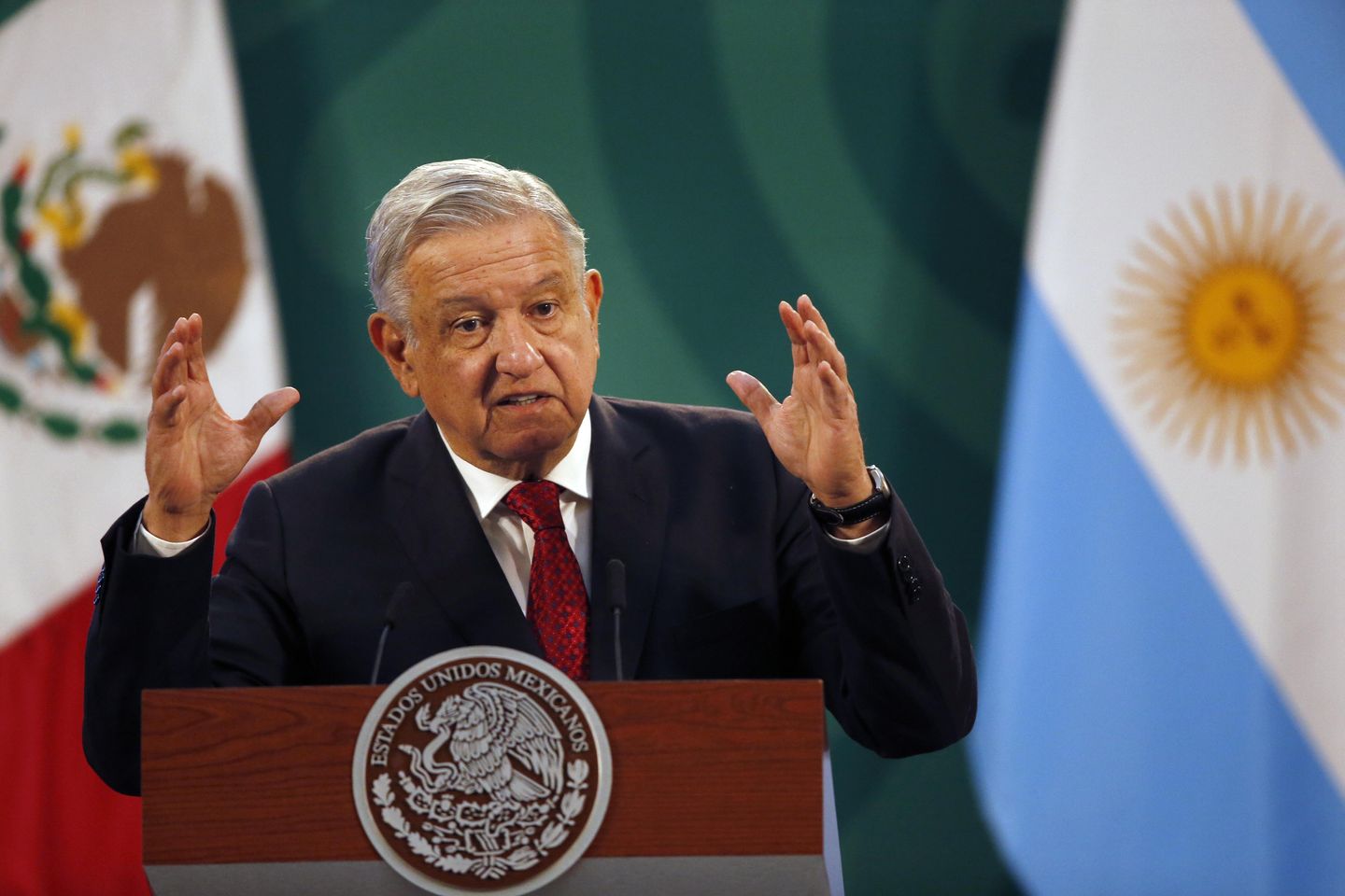 Andres Manuel Lopez Obrador dari Meksiko mengecam anggota parlemen GOP atas tindakan militer terhadap kartel