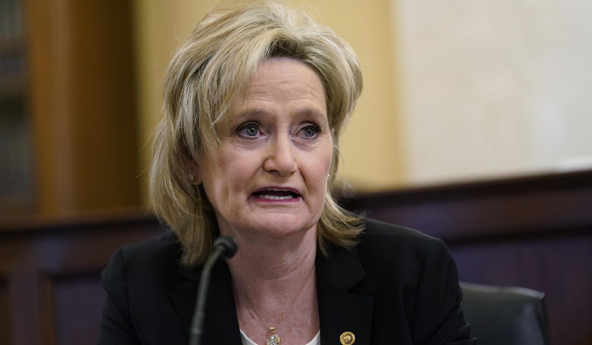 NextImg:Sen. Hyde-Smith endorses Trump hours before his arraignment
