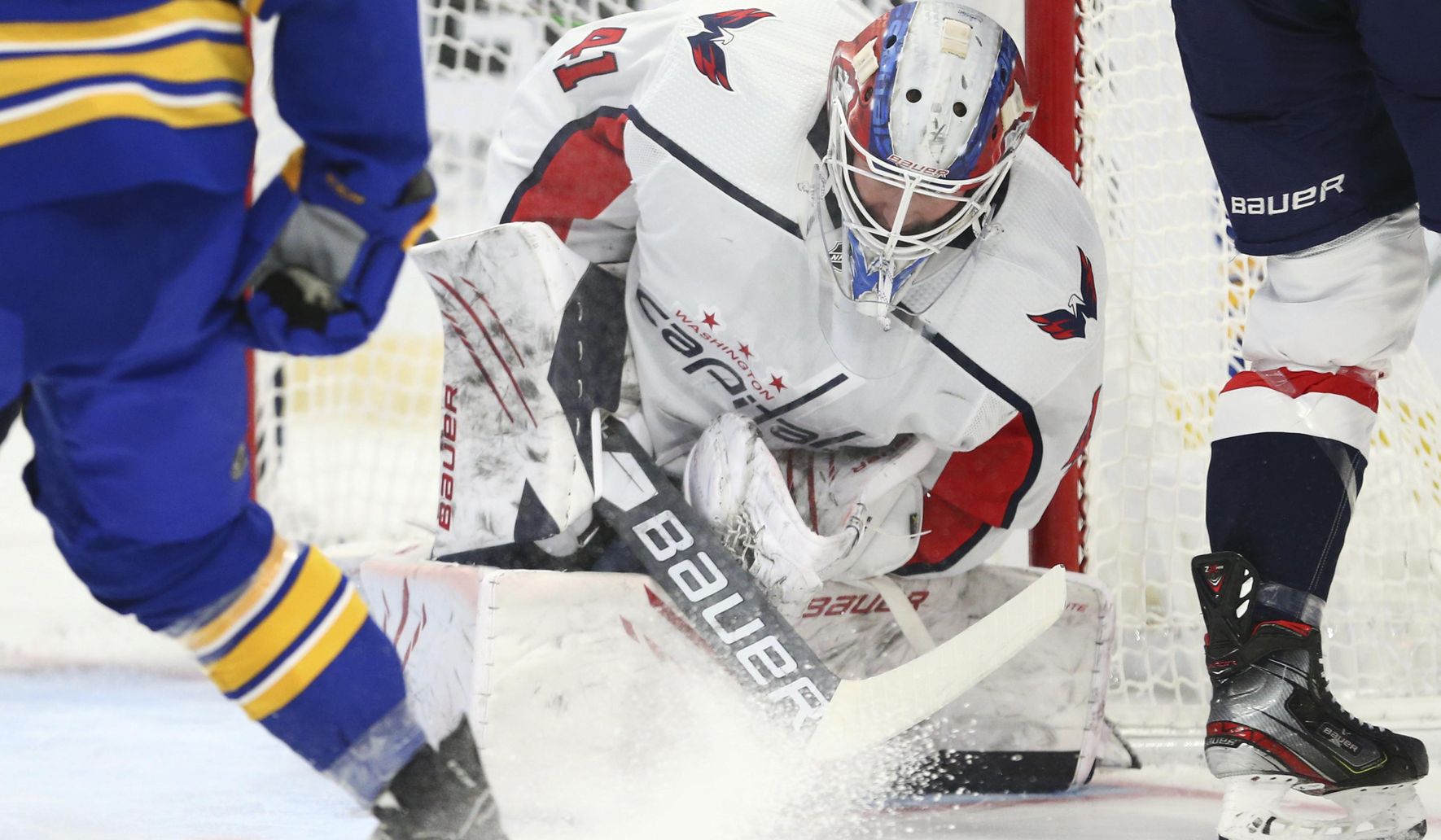 Schultz has 3-point outing in Capitals' 4-3 win over Sabres