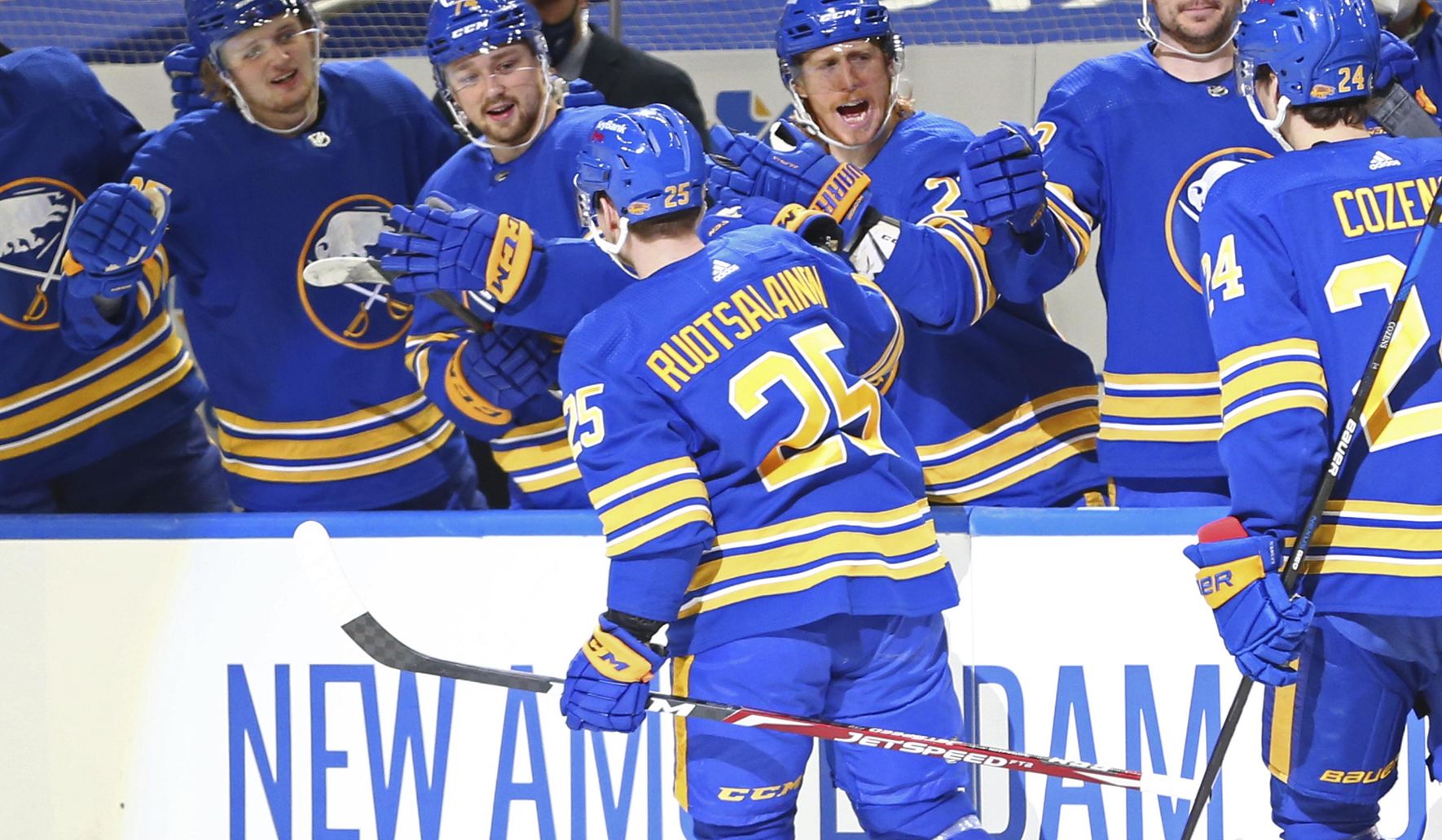 Reinhart scores twice in Sabres' 4-2 win over Penguins