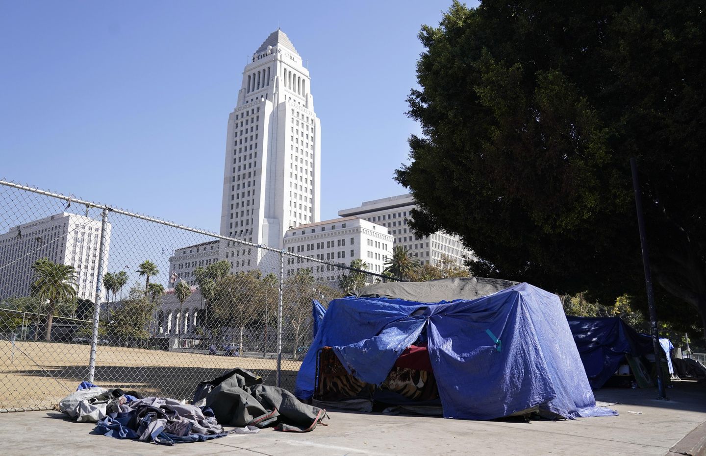 LA homeless spending could near $1B as crisis rages