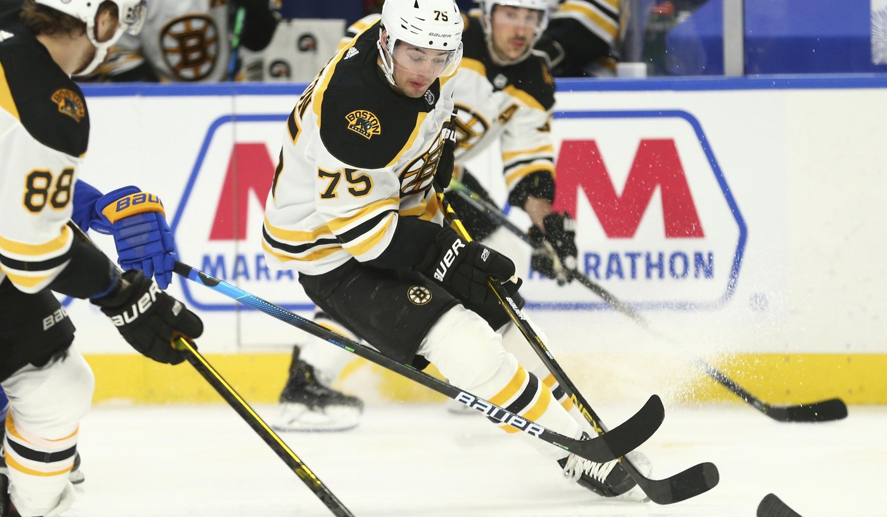 Rask, Bruins blank Sabres 2-0 for 5th consecutive victory