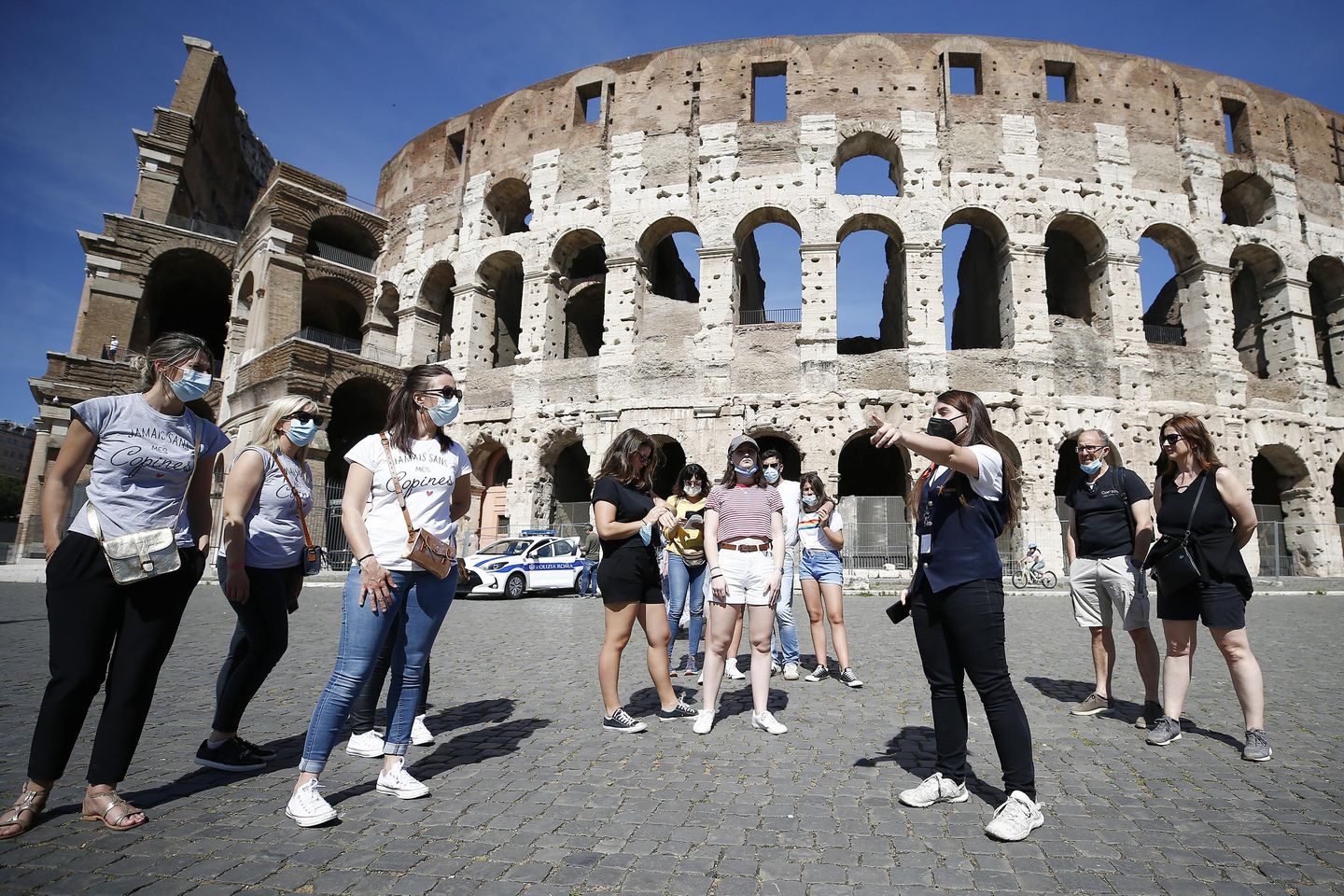 İtalya, yoğun yaz öncesinde ziyaretçiler için COVID kısıtlamalarını kaldırıyor