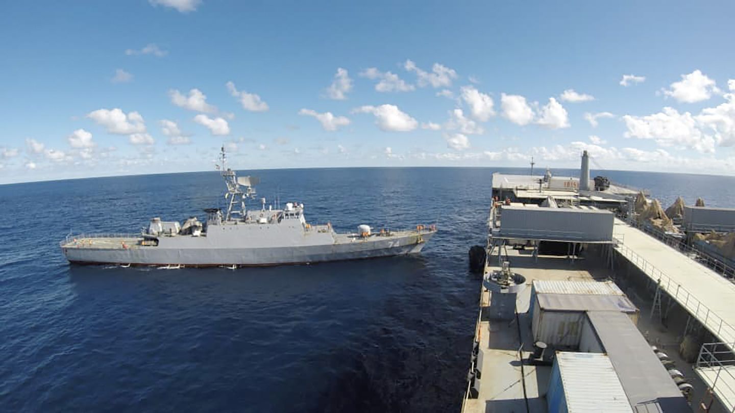 İranlı üst düzey amiral, Tahran'ın Panama Kanalı'na savaş gemileri göndereceğini söyledi