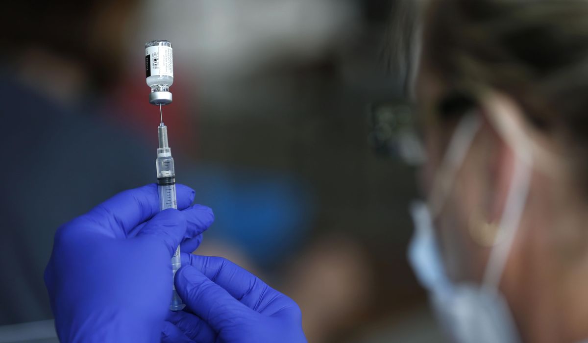 Medical groups call for mandatory COVID-19 vaccination among health workers
