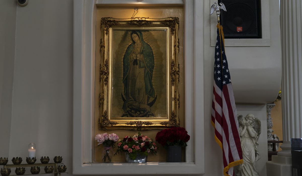 NextImg:Nearly half of U.S. adults report ties to Catholicism, but few practice fully