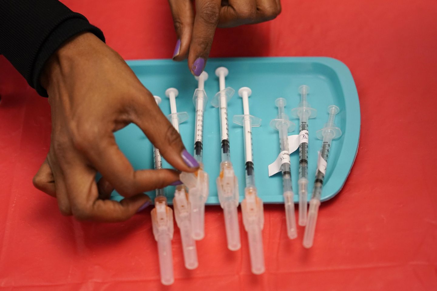 Pentagon mandates COVID-19 vaccine for civilian staff thumbnail