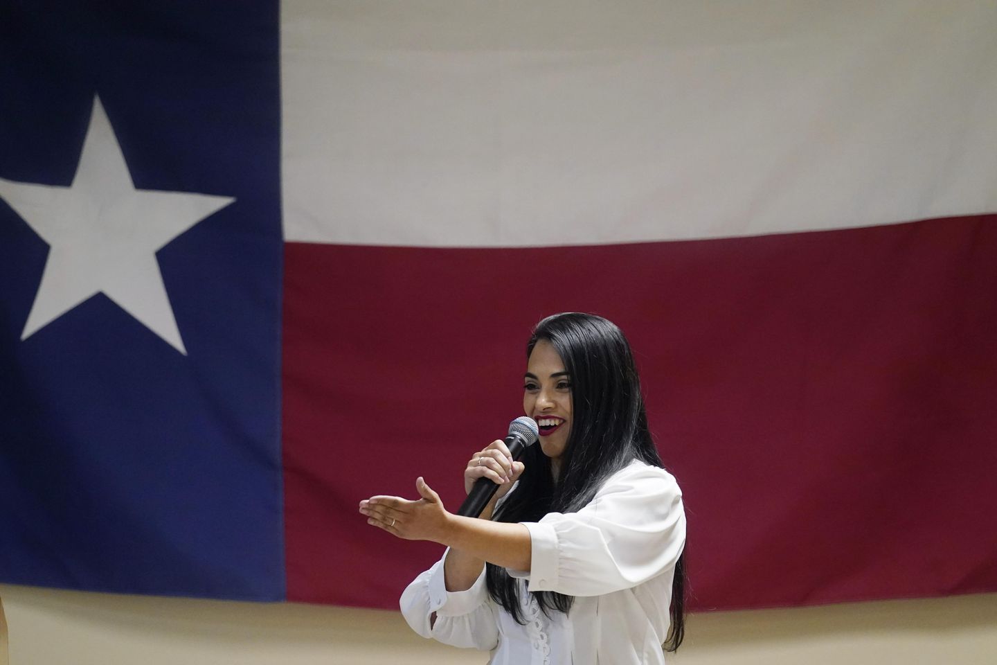 Mayra Flores wins election for Texas House seat