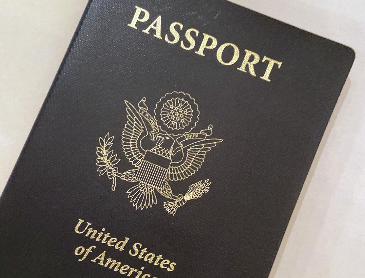 Departemen Luar Negeri merombak proses paspor untuk banjir orang Amerika yang kembali ke luar negeri